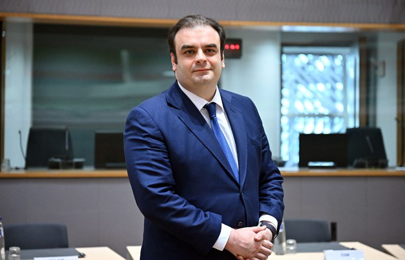 Le Grec Pierrakakis devient président de l'Eurogroupe