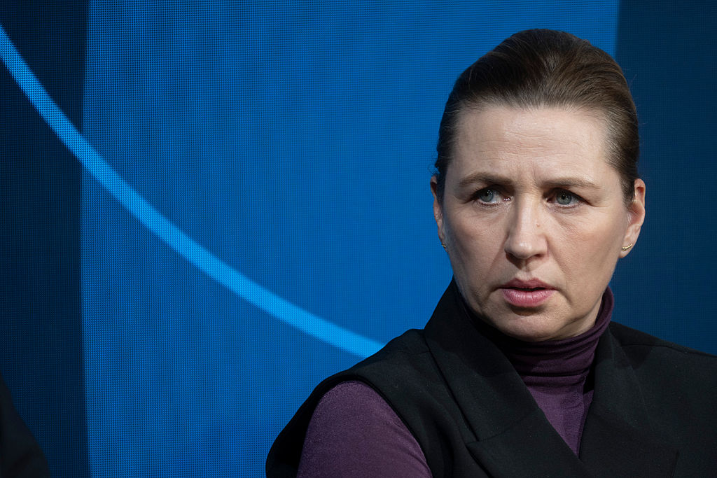 Apr&egrave;s le conflit au Groenland, le premier ministre danois se tourne vers le champ de bataille national