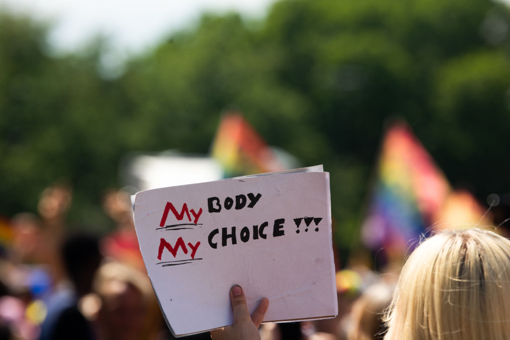 La pouss&eacute;e de l&rsquo;extr&ecirc;me droite menace le financement de l&rsquo;avortement soutenu par l&rsquo;UE