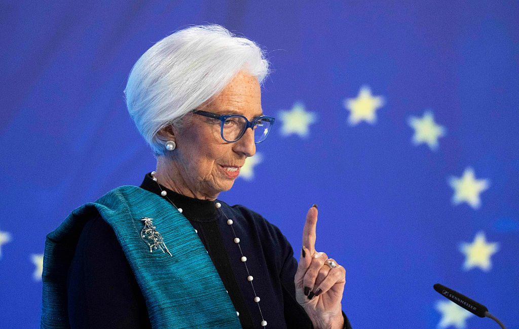 Le monde est &laquo; au bord du gouffre &raquo; &eacute;nerg&eacute;tique, selon Christine Lagarde