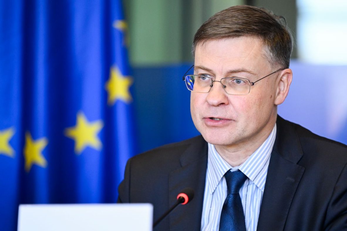 Bruxelles exhorte le G7 &agrave; avancer le versement d&rsquo;un pr&ecirc;t de 45 milliards d&rsquo;euros &agrave; l&rsquo;Ukraine