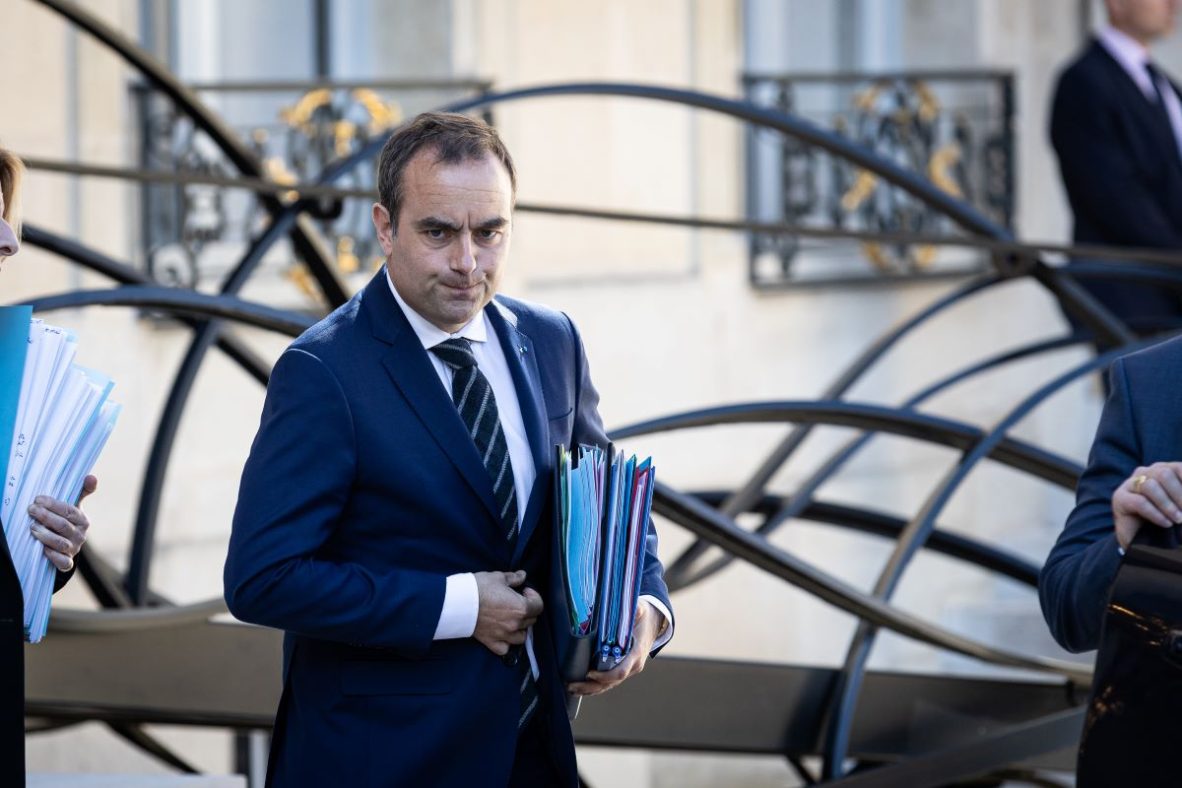 La France d&eacute;voile un plan d&rsquo;&eacute;lectrification visant &agrave; r&eacute;duire sa d&eacute;pendance aux &eacute;nergies fossiles