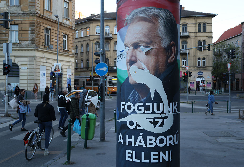 Le Fidesz se fissure alors que la perspective d&rsquo;une d&eacute;faite plane sur Orb&aacute;n