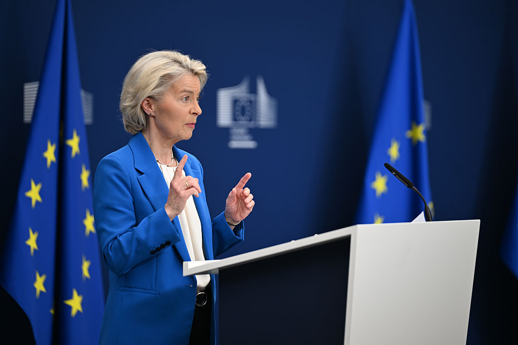 Fonds europ&eacute;ens gel&eacute;s : Bruxelles attend des r&eacute;formes de Magyar pour d&eacute;bloquer l&rsquo;argent