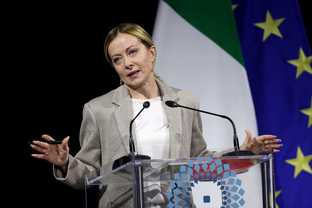 Les centres d&rsquo;accueil de migrants de Meloni en Albanie obtiennent le soutien d&rsquo;un avocat général de la Cour de justice de l&rsquo;UE