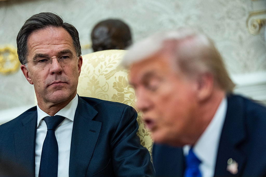 La &laquo; daddy diplomacy &raquo; de Rutte s&rsquo;essouffle, m&ecirc;me apr&egrave;s le recul de Trump sur l&rsquo;Iran