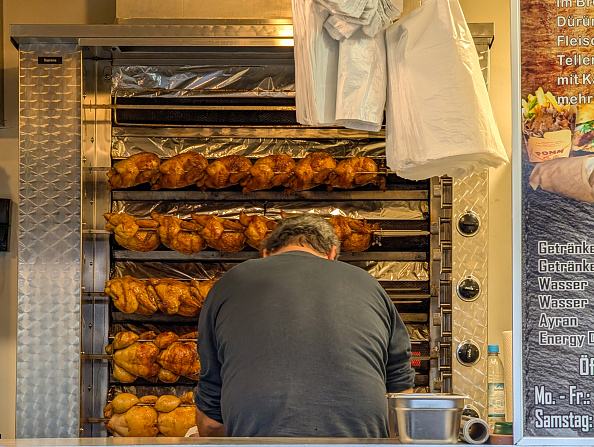 Bien plus qu&rsquo;un simple poulet : quand alimentation, classe sociale et identit&eacute; se t&eacute;lescopent dans les villes europ&eacute;ennes