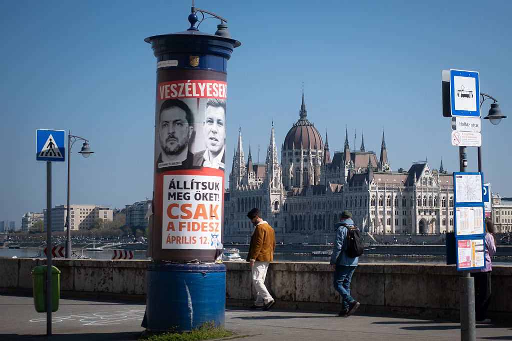 Un oligarque hongrois c&egrave;de sous la pression qui s&rsquo;intensifie sur l&rsquo;&eacute;lite d&rsquo;Orb&aacute;n